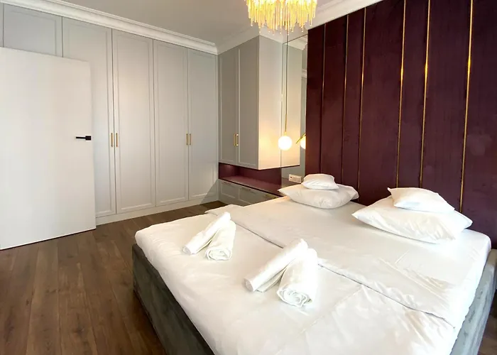 Panorama Capital Glamour * 热舒夫